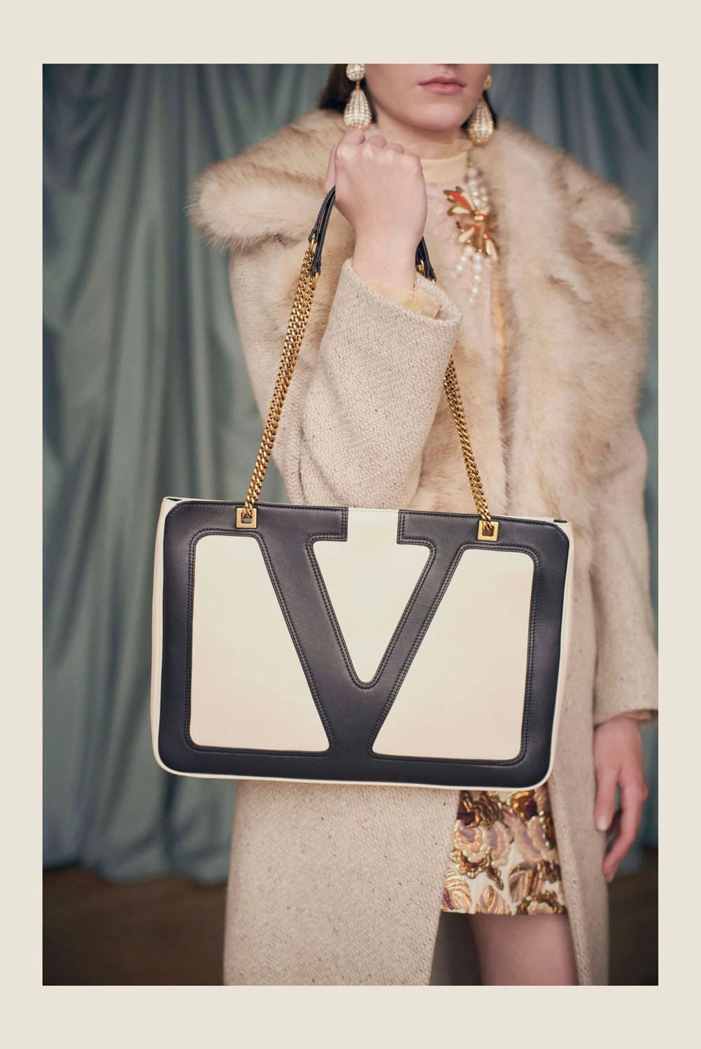 Valentino by Alessandro Michele Resort 2025 Close Up Runway Magazine (25)