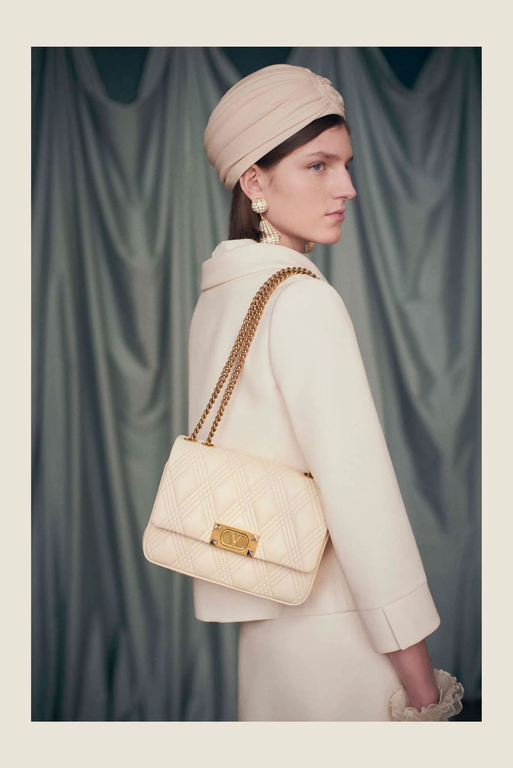 Valentino by Alessandro Michele Resort 2025 Close Up Runway Magazine (39)