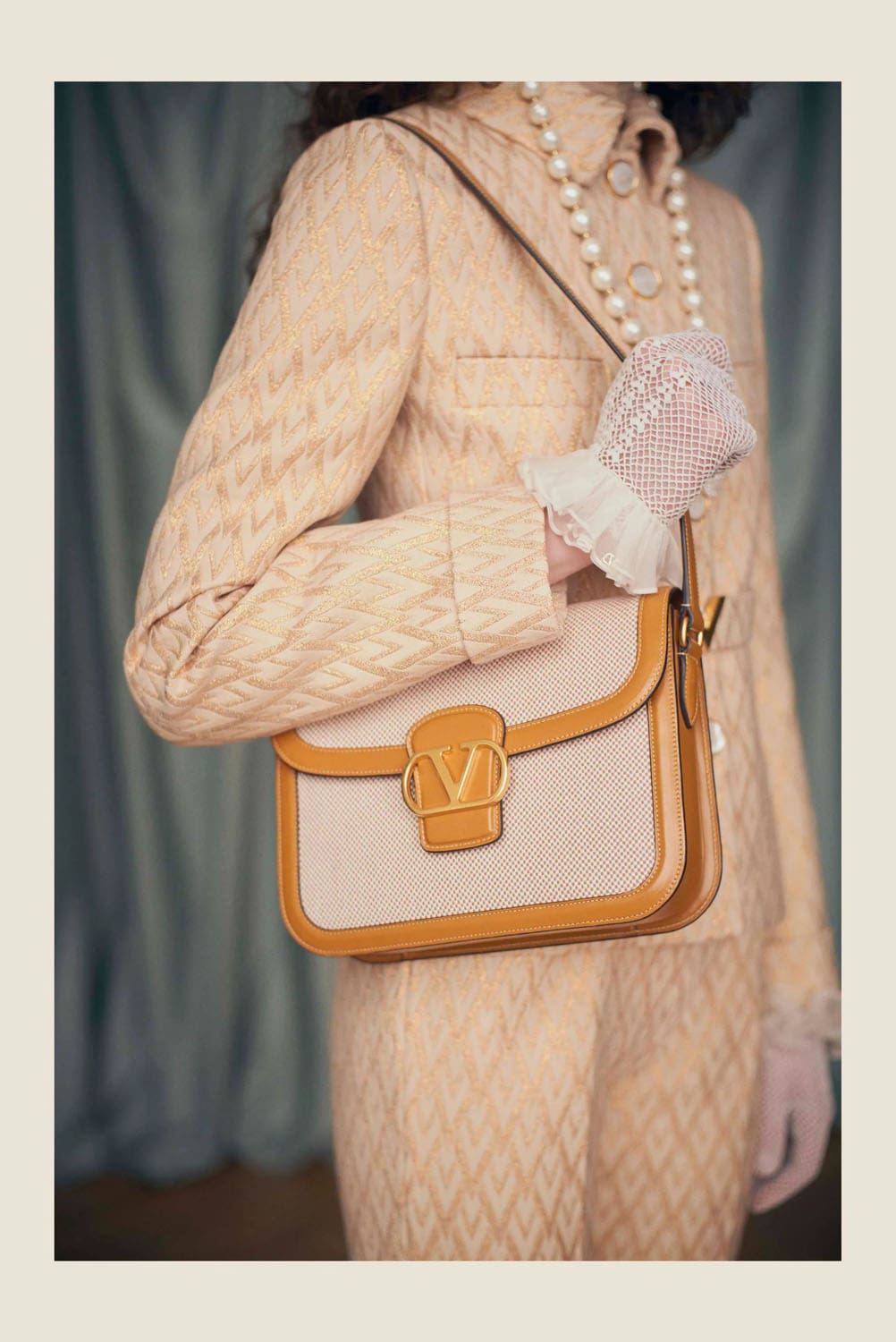 Valentino by Alessandro Michele Resort 2025 Close Up Runway Magazine (57)