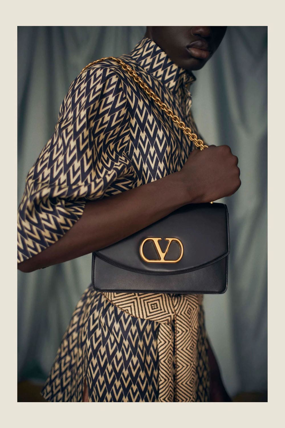 Valentino by Alessandro Michele Resort 2025 Close Up Runway Magazine (64)