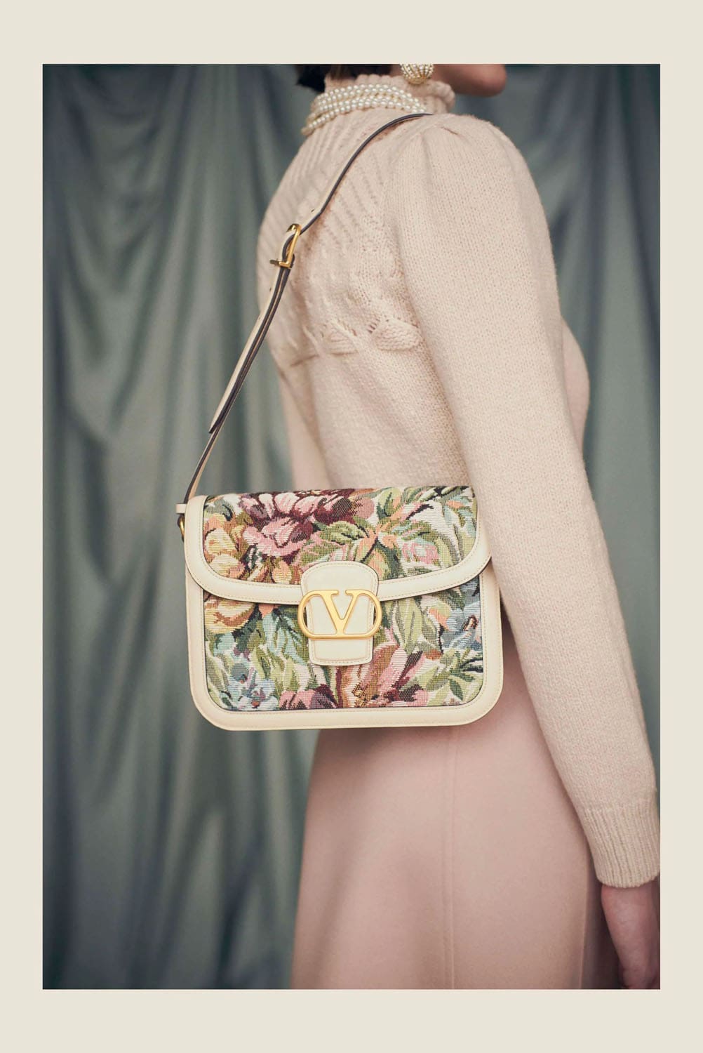 Valentino by Alessandro Michele Resort 2025 Close Up Runway Magazine (7)
