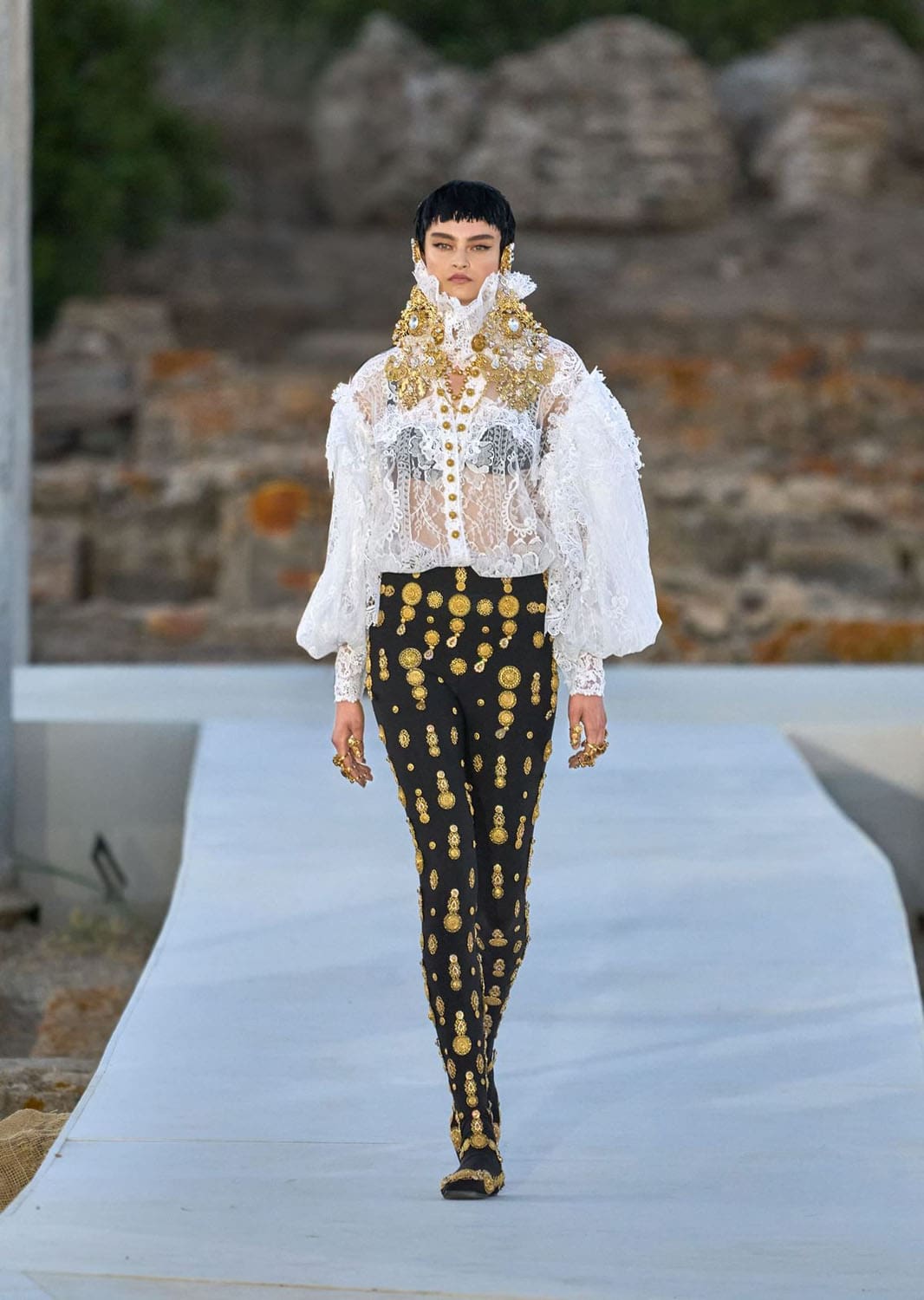 ドルチェ ガッバーナ アルタ モーダ サルデーニャ 2024 Runway 雑誌(12)