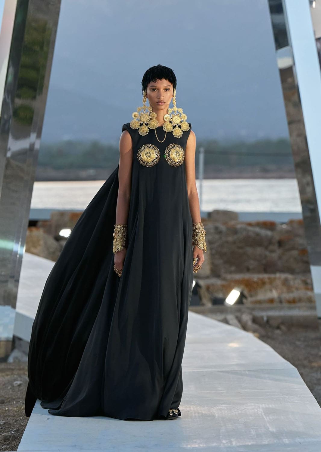 ドルチェ ガッバーナ アルタ モーダ サルデーニャ 2024 Runway 雑誌(31)
