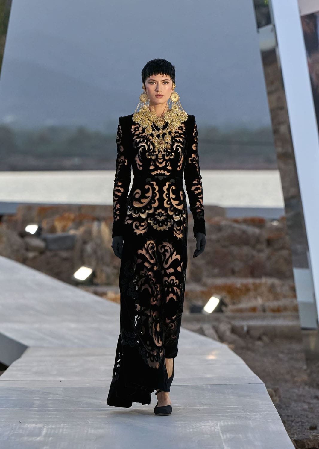 ドルチェ ガッバーナ アルタ モーダ サルデーニャ 2024 Runway 雑誌(4)