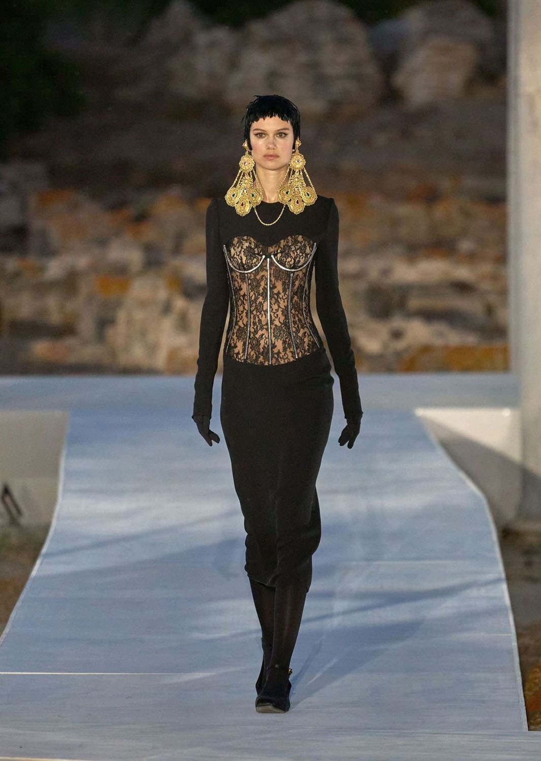 ドルチェ ガッバーナ アルタ モーダ サルデーニャ 2024 Runway 雑誌(42)