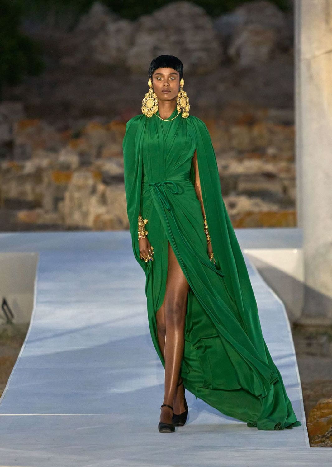 ドルチェ ガッバーナ アルタ モーダ サルデーニャ 2024 Runway 雑誌(48)