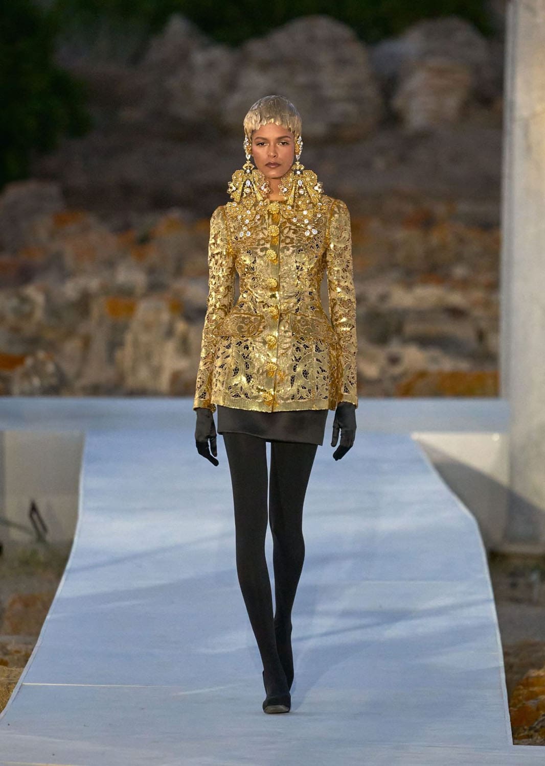 ドルチェ ガッバーナ アルタ モーダ サルデーニャ 2024 Runway 雑誌(58)