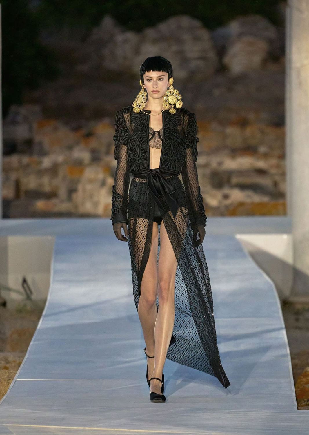 ドルチェ ガッバーナ アルタ モーダ サルデーニャ 2024 Runway 雑誌(6)