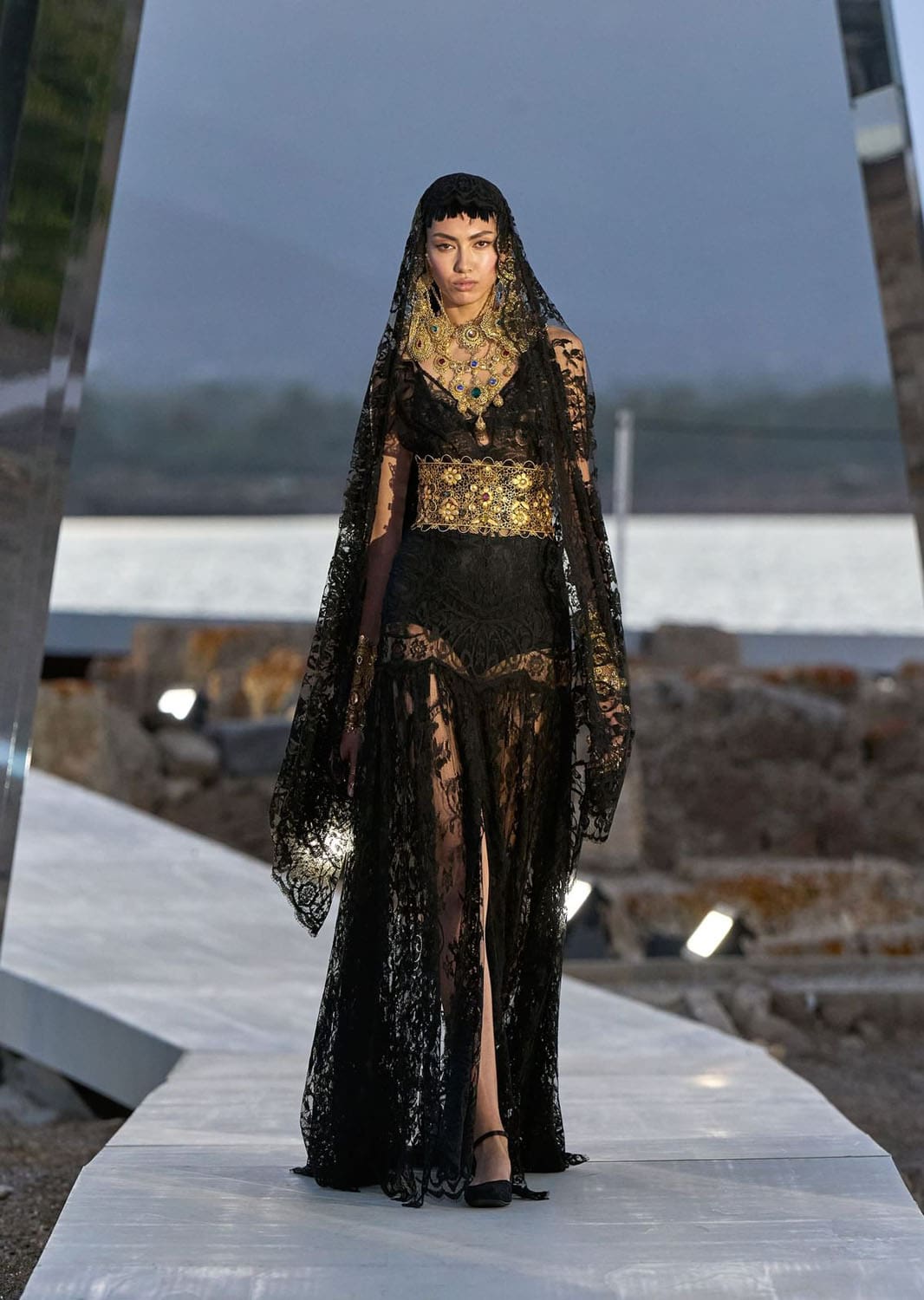 ドルチェ ガッバーナ アルタ モーダ サルデーニャ 2024 Runway 雑誌(7)