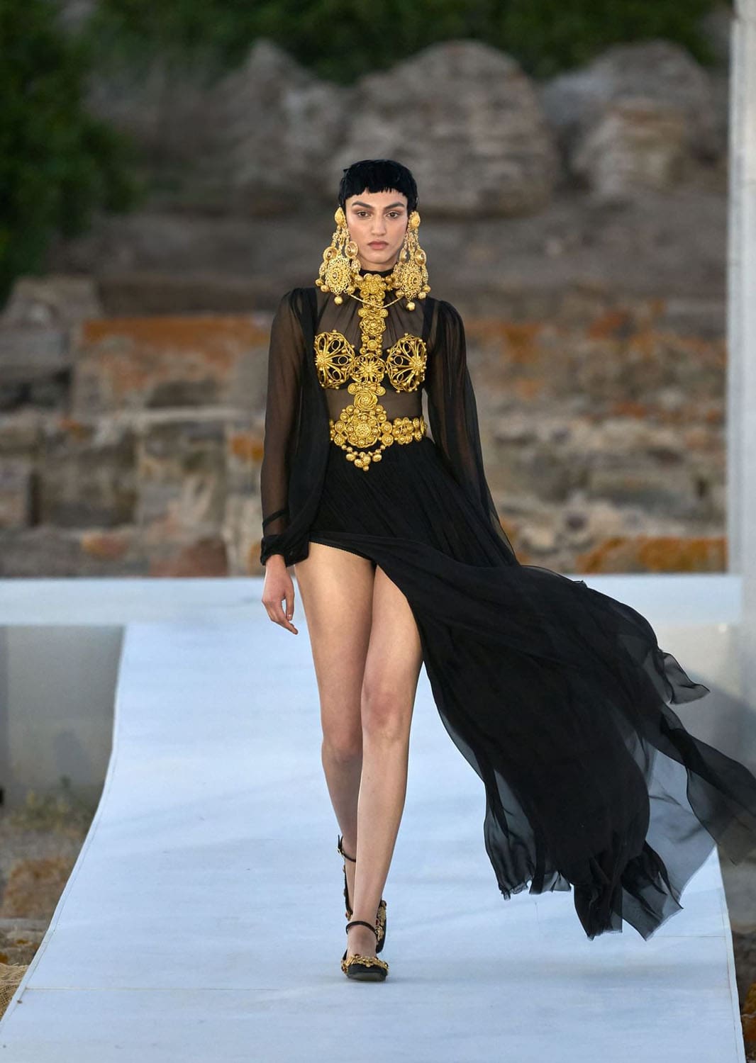 ドルチェ ガッバーナ アルタ モーダ サルデーニャ 2024 Runway 雑誌(76)