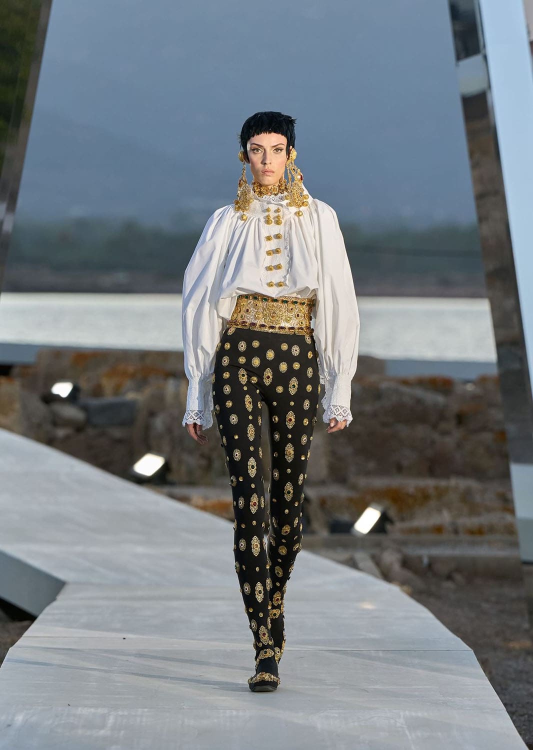 ドルチェ ガッバーナ アルタ モーダ サルデーニャ 2024 Runway 雑誌(9)