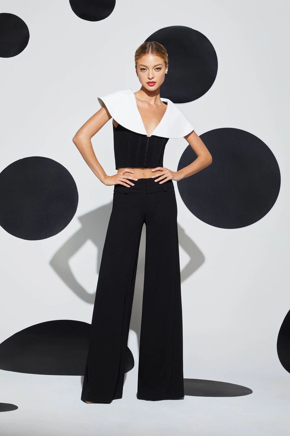 アリス・オリビア 2025 Runway 雑誌(29)