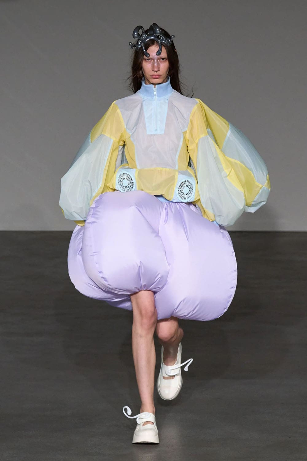 Anrealage Spring Summer 2025 Paris Runway (20)