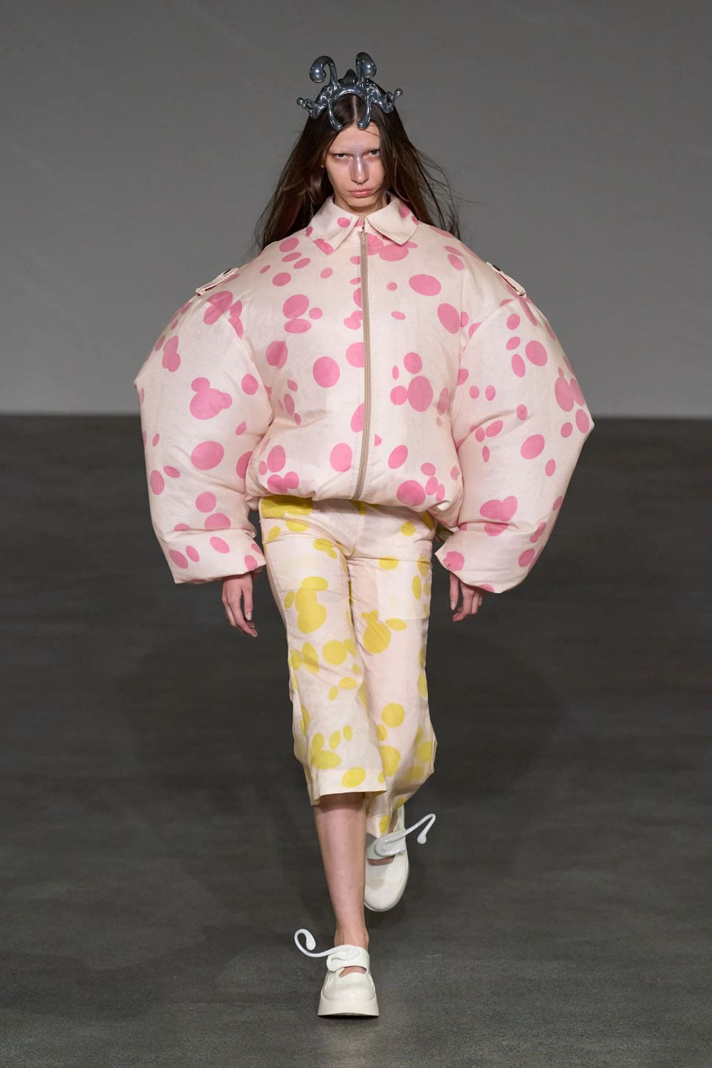 Anrealage Spring Summer 2025 Paris Runway (4)