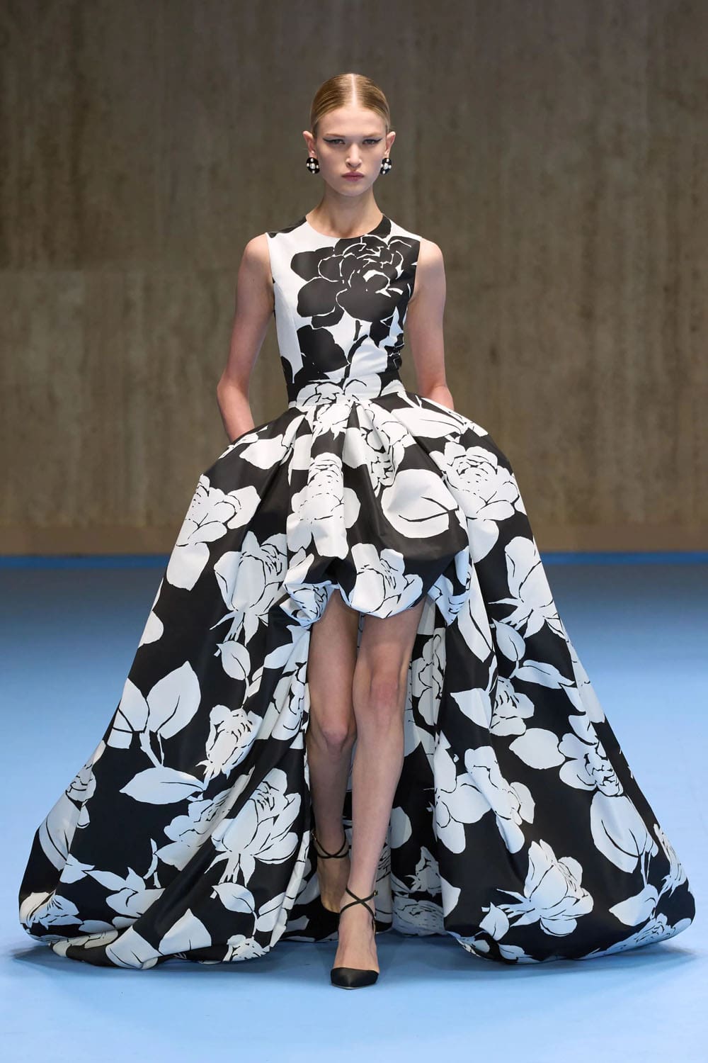 Carolina Herrera Frühling Sommer 2025 New York Runway Magazin (27)
