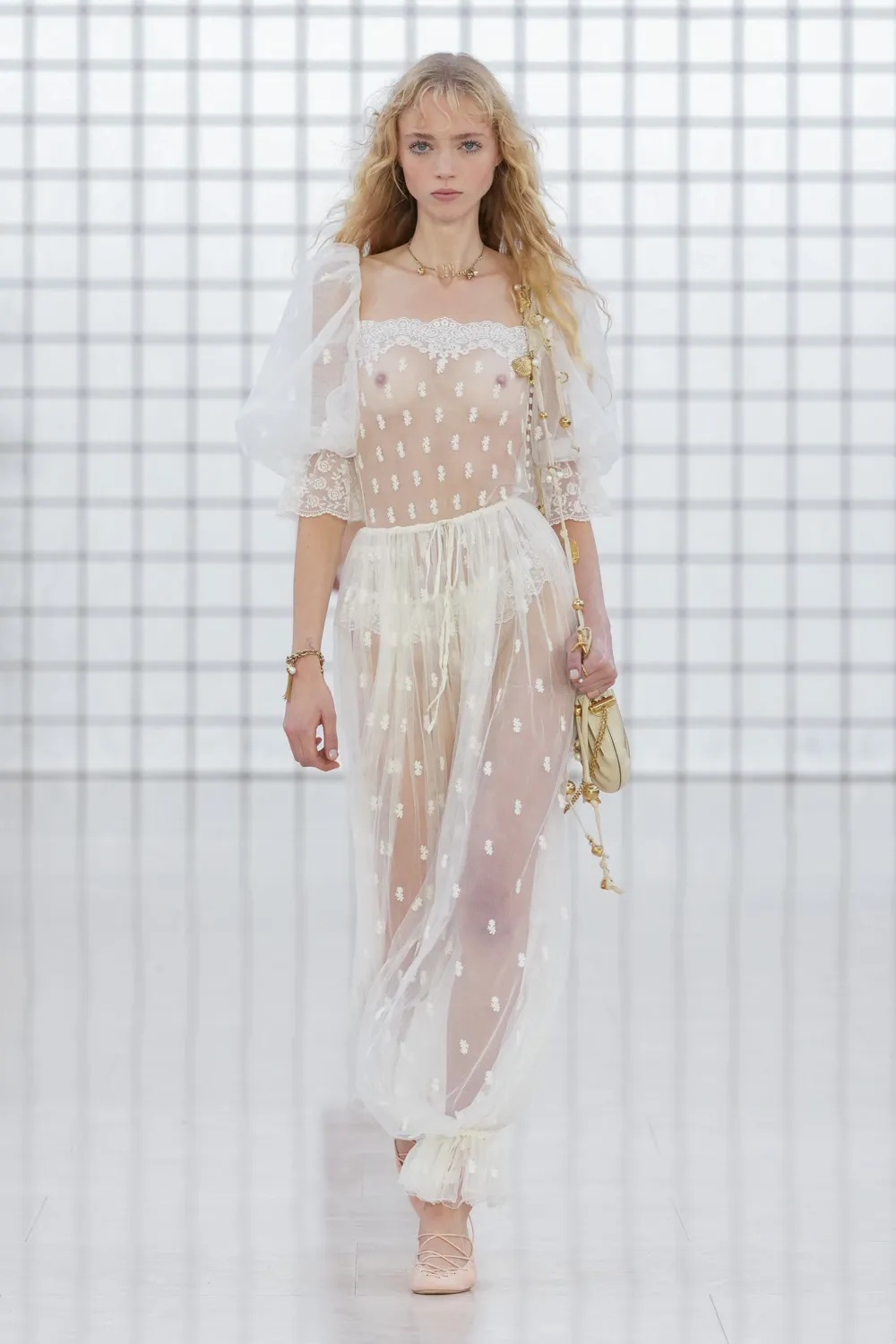 Chloé Primavera Estate 2025 Runway Magazine (1)