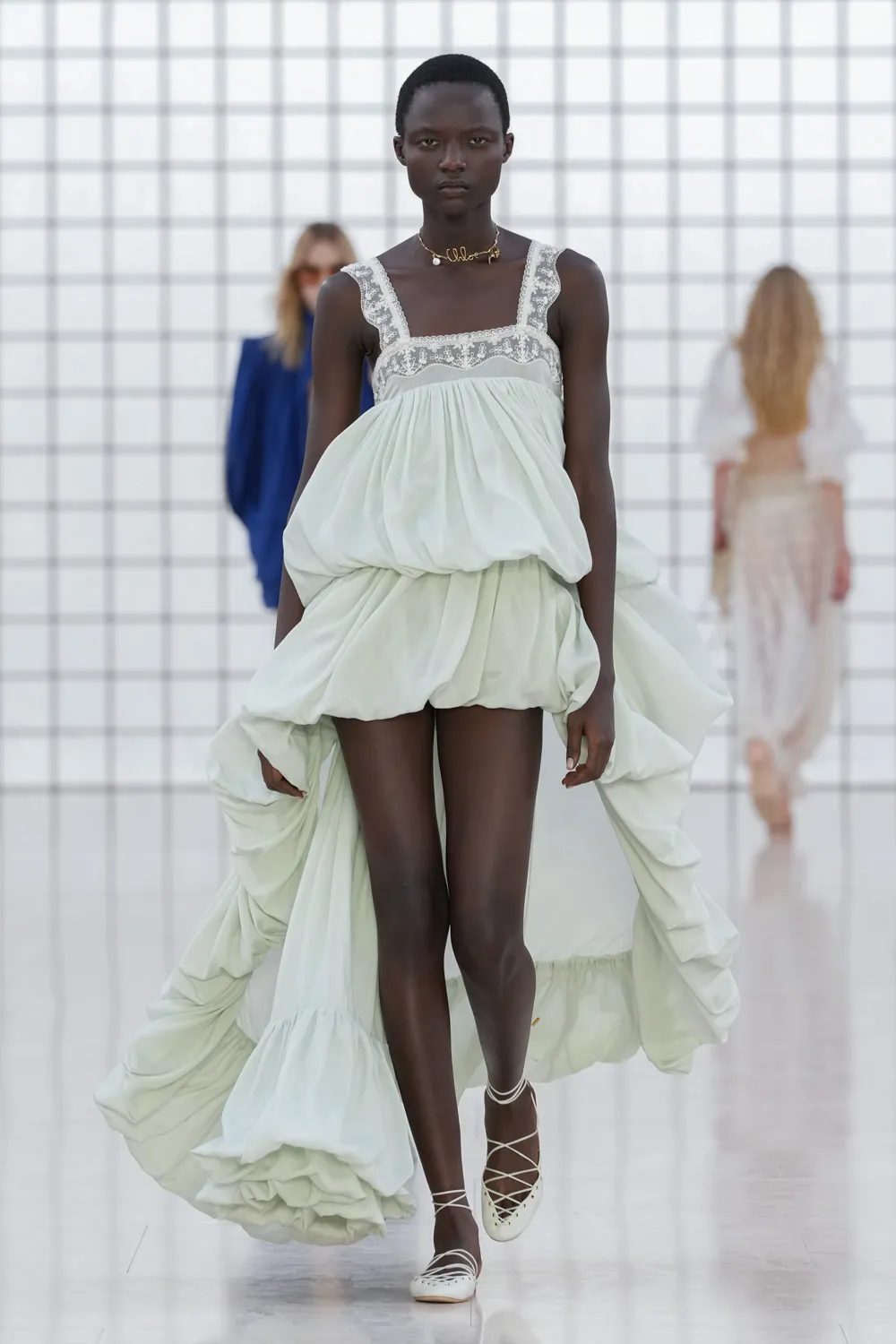 Chloé Primavera Estate 2025 Runway Magazine (10)