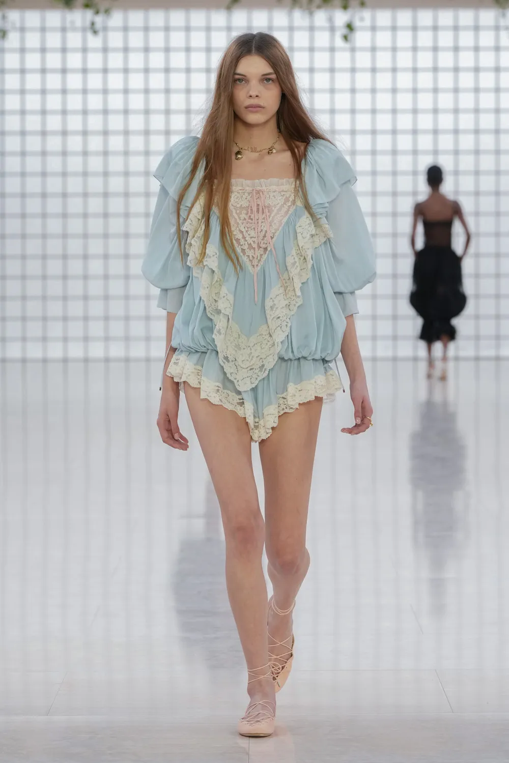 Chloé Primavera Estate 2025 Runway Magazine (16)