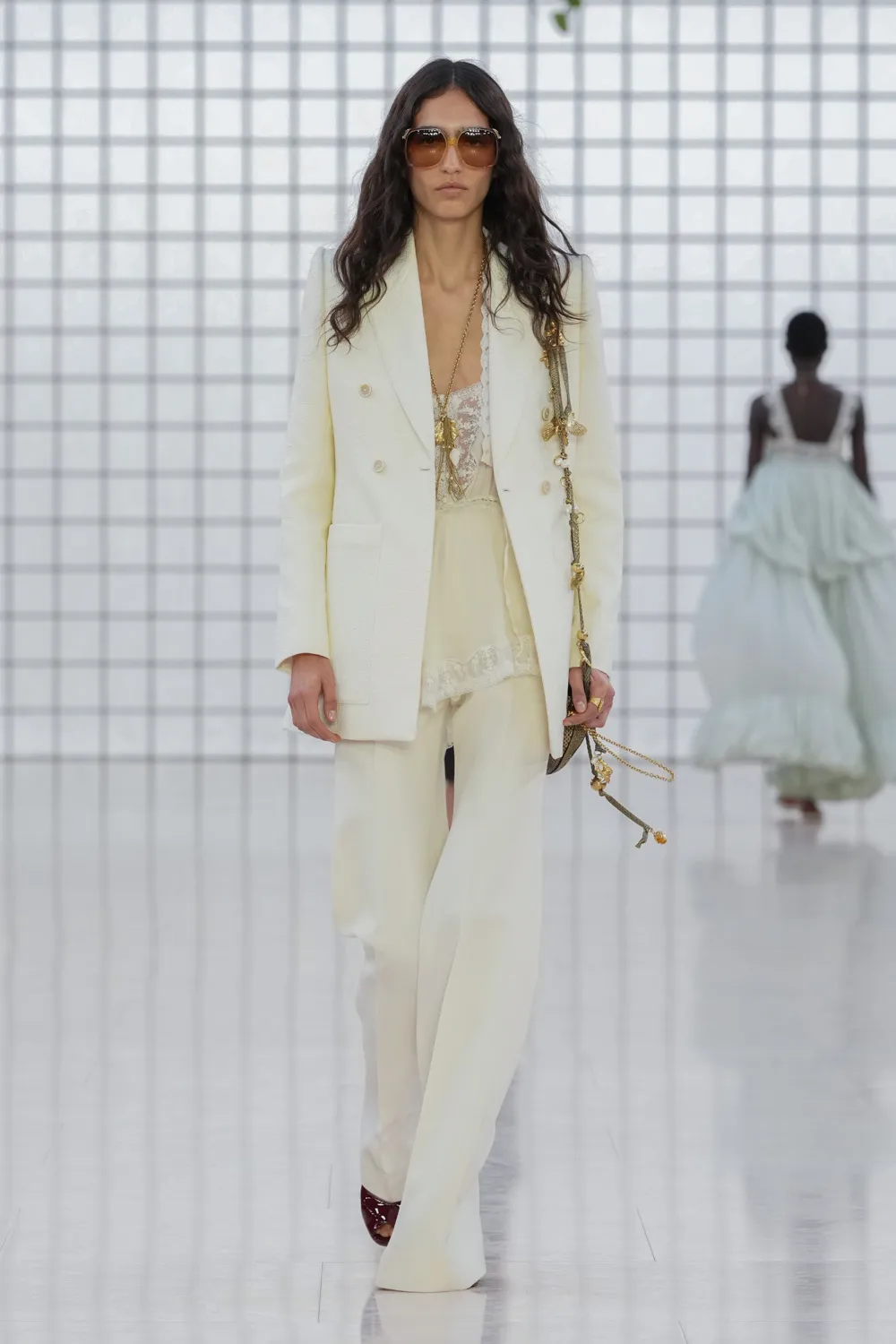 Chloé Primavera Estate 2025 Runway Magazine (19)