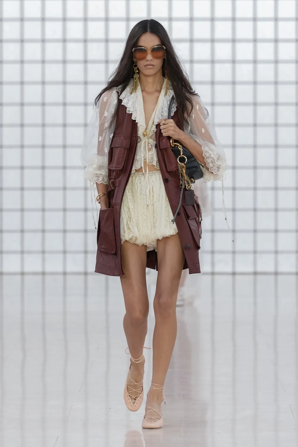 Chloé Primavera Estate 2025 Runway Magazine (23)