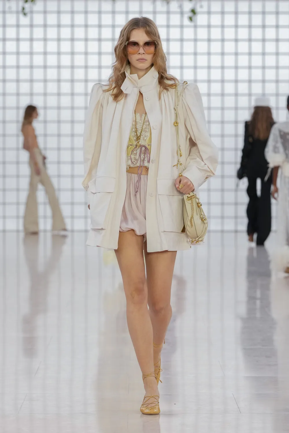 Chloé Primavera Estate 2025 Runway Magazine (30)