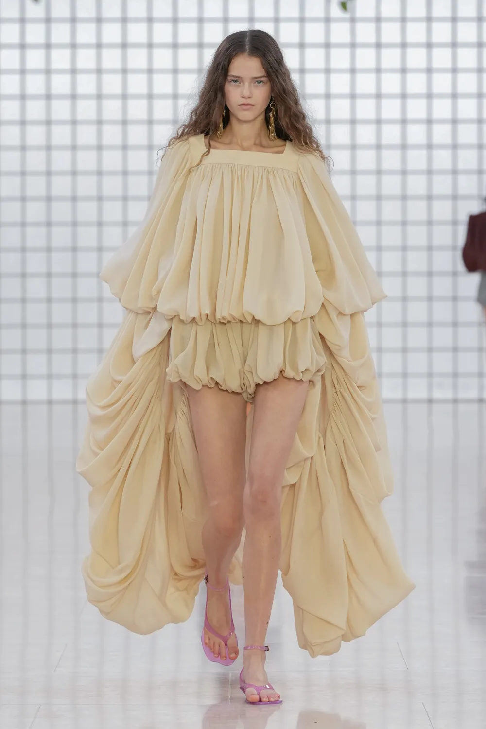 Chloé Primavera Estate 2025 Runway Magazine (35)