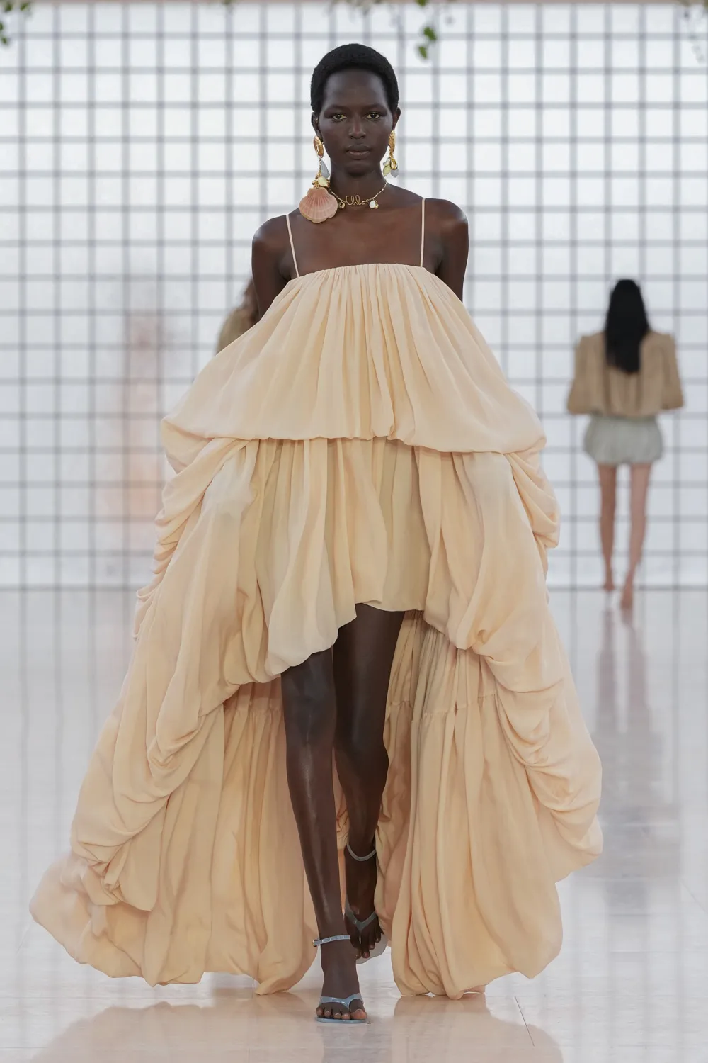 Chloé Primavera Estate 2025 Runway Magazine (37)