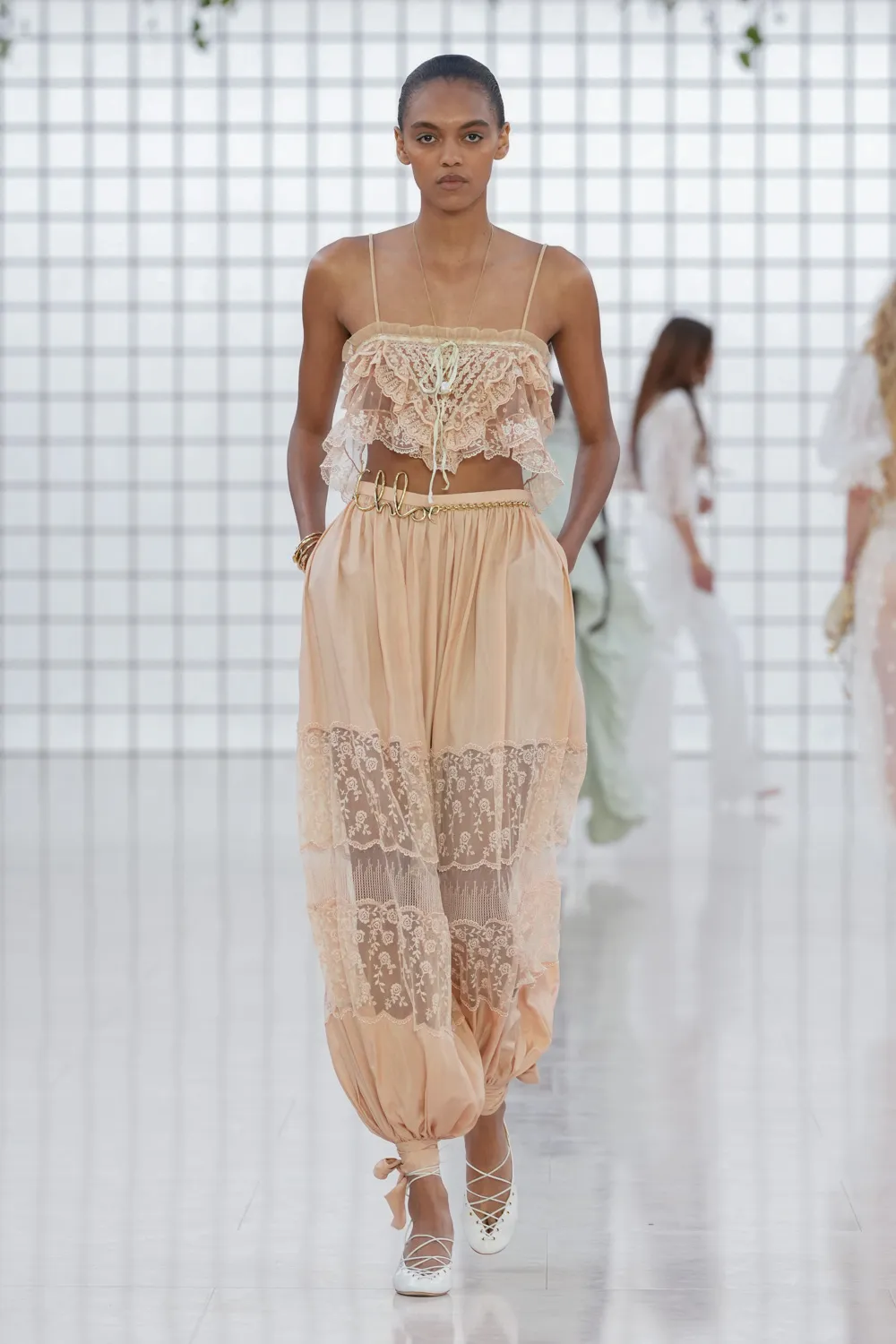 Chloé Primavera Estate 2025 Runway Magazine (9)