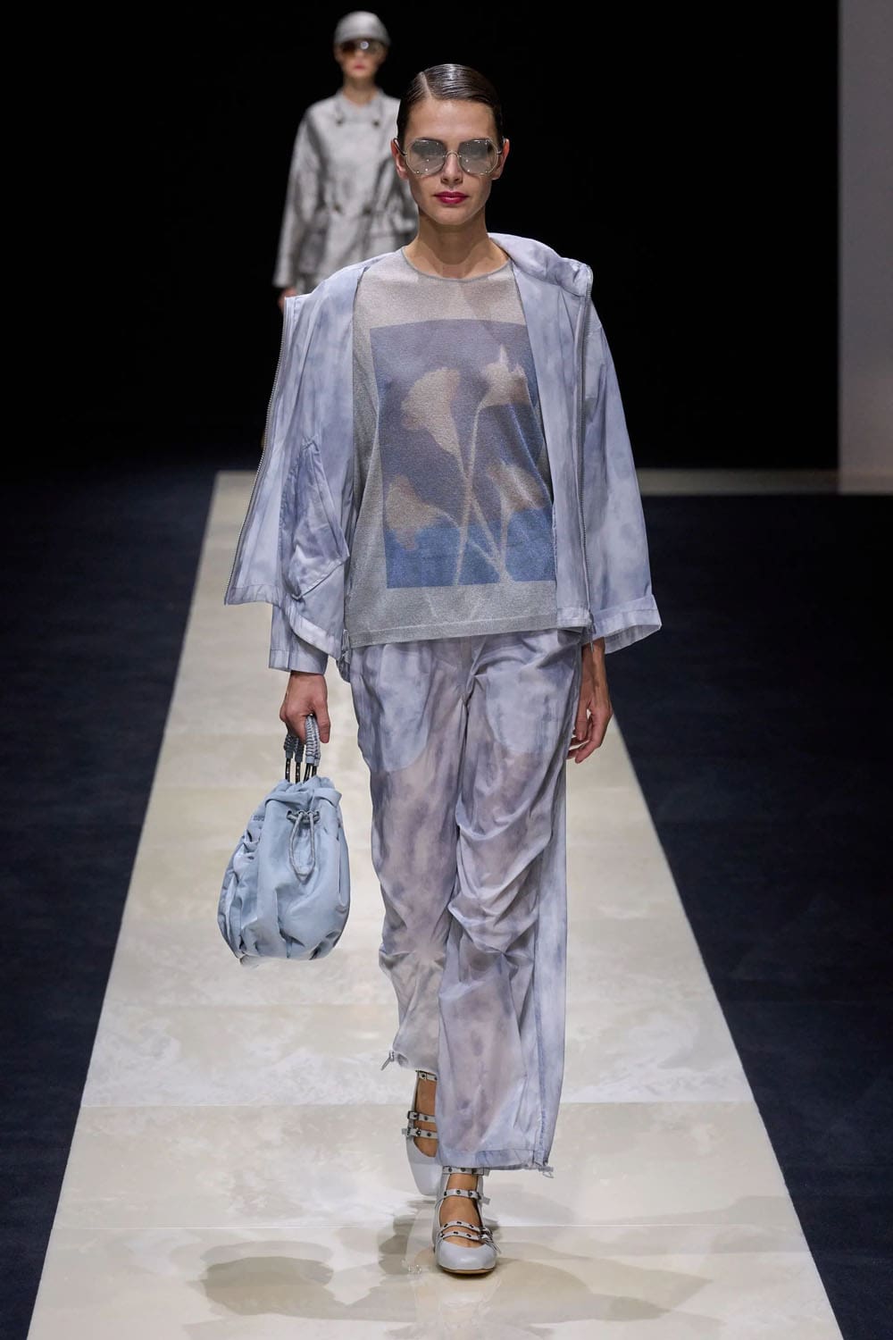 エンポリオアルマーニ2025年春夏ミラノ Runway 雑誌(26)