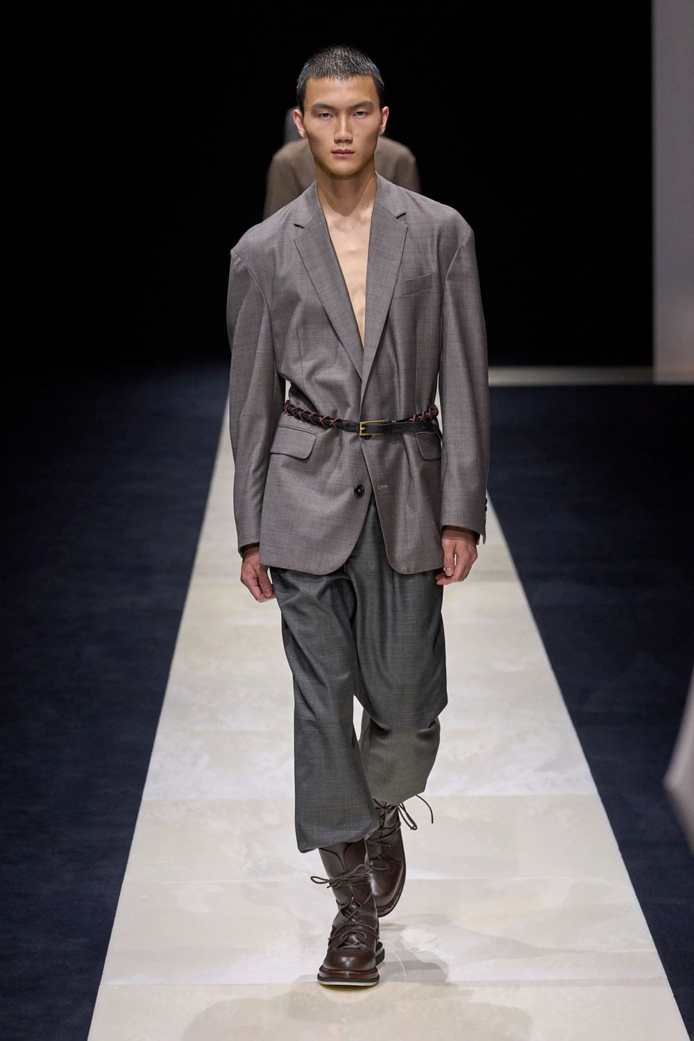 エンポリオアルマーニ2025年春夏ミラノ Runway 雑誌(33)