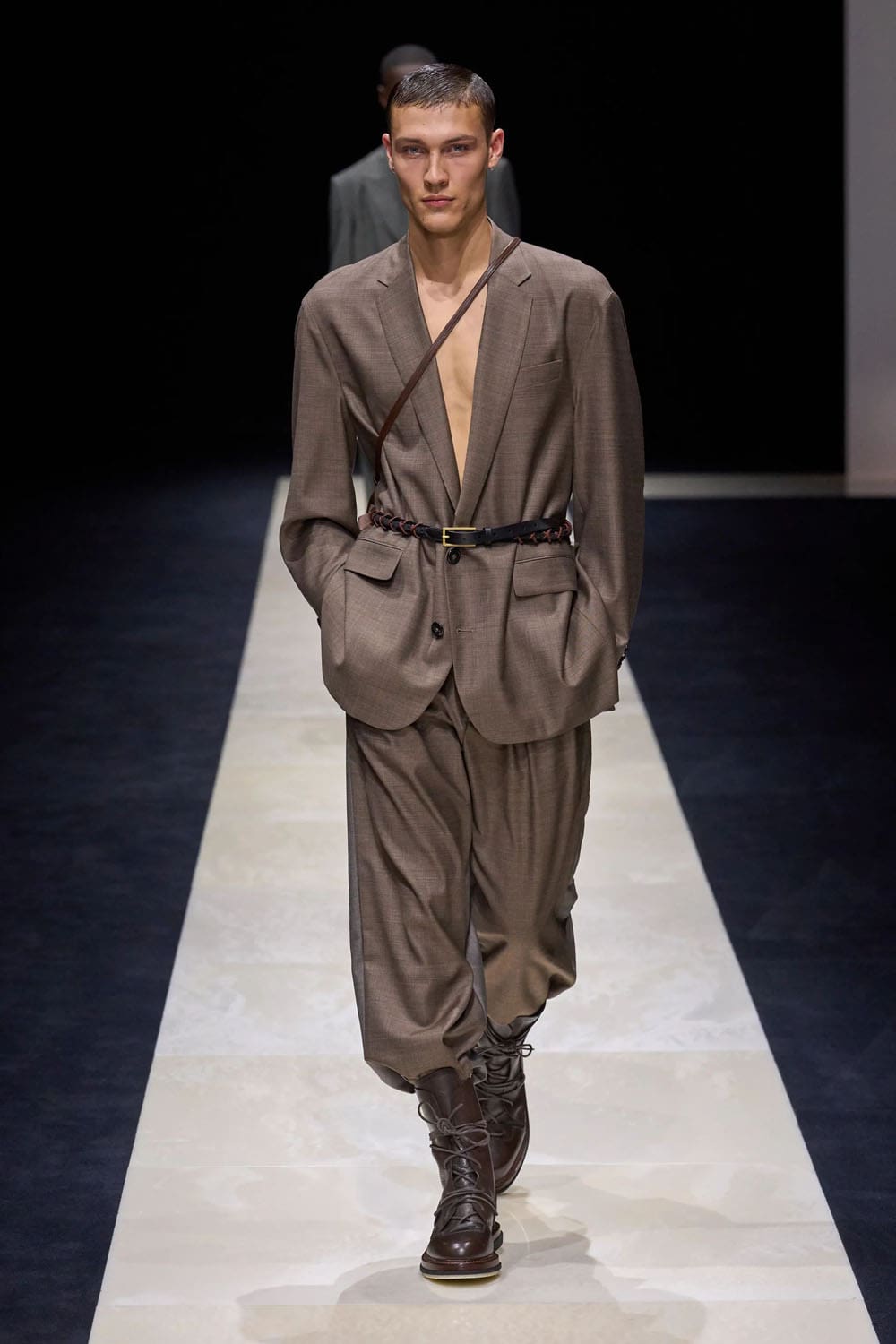 エンポリオアルマーニ2025年春夏ミラノ Runway 雑誌(34)