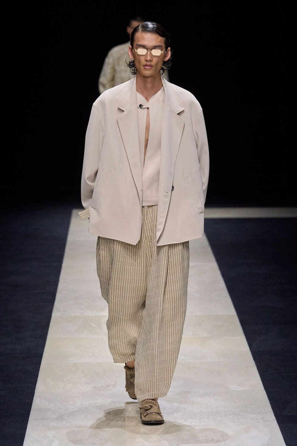 エンポリオアルマーニ2025年春夏ミラノ Runway 雑誌(40)