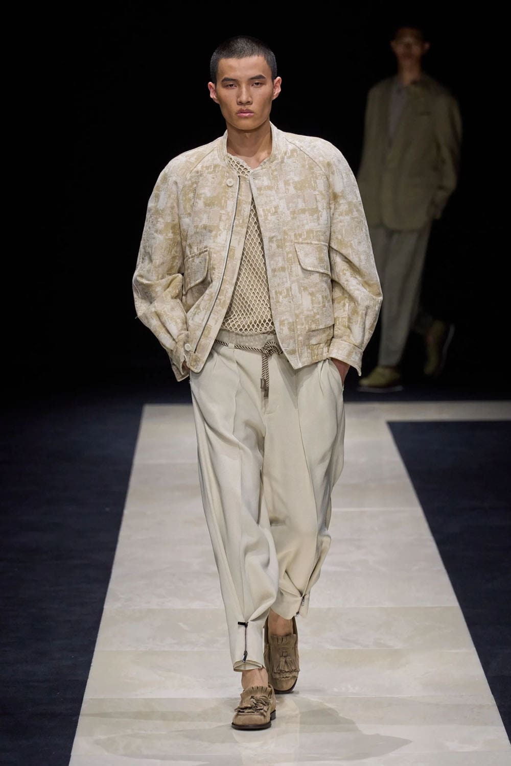 エンポリオアルマーニ2025年春夏ミラノ Runway 雑誌(41)