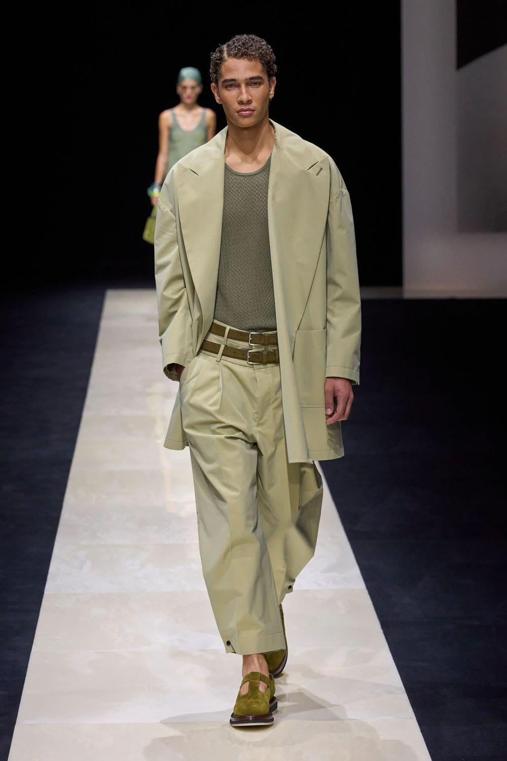 エンポリオアルマーニ2025年春夏ミラノ Runway 雑誌(45)