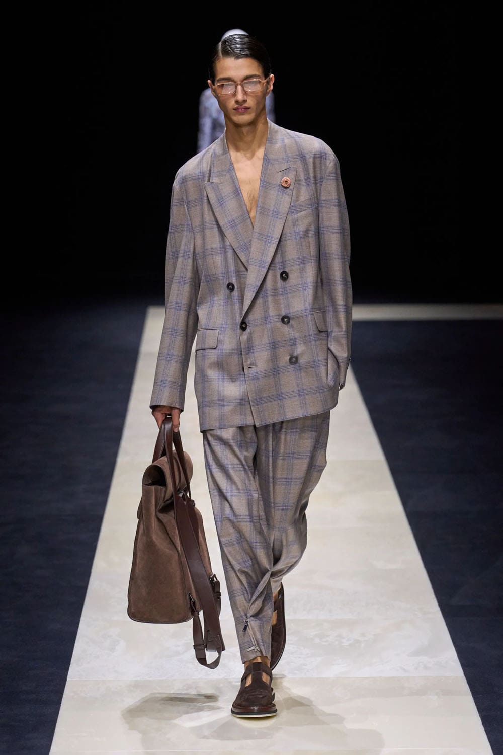 エンポリオアルマーニ2025年春夏ミラノ Runway 雑誌(54)