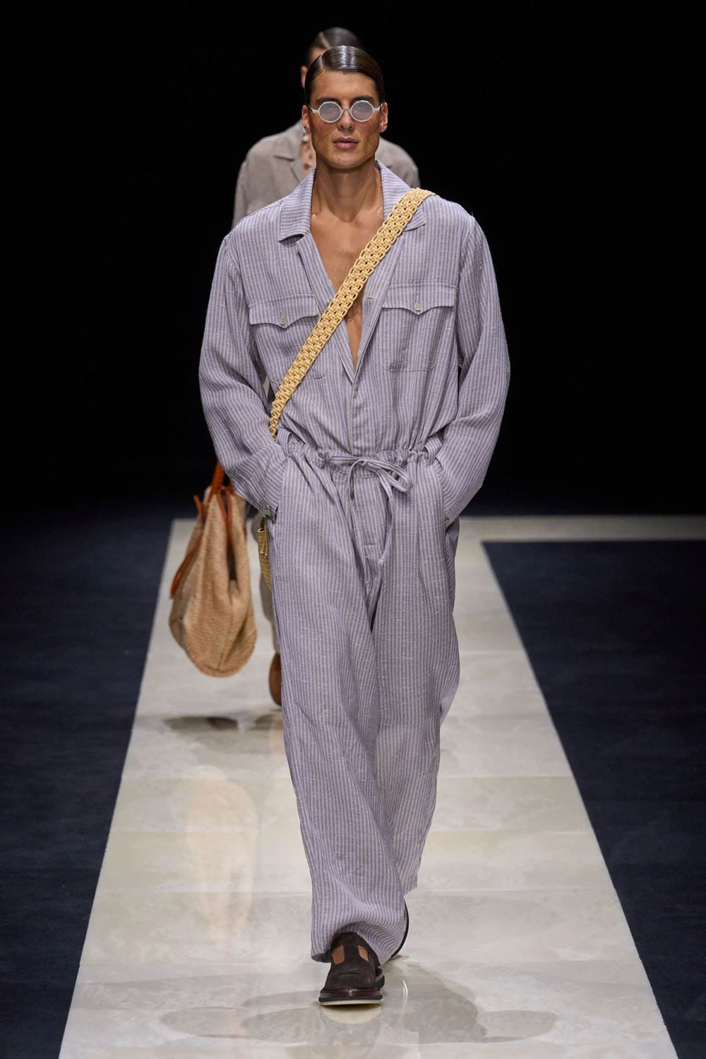 エンポリオアルマーニ2025年春夏ミラノ Runway 雑誌(56)