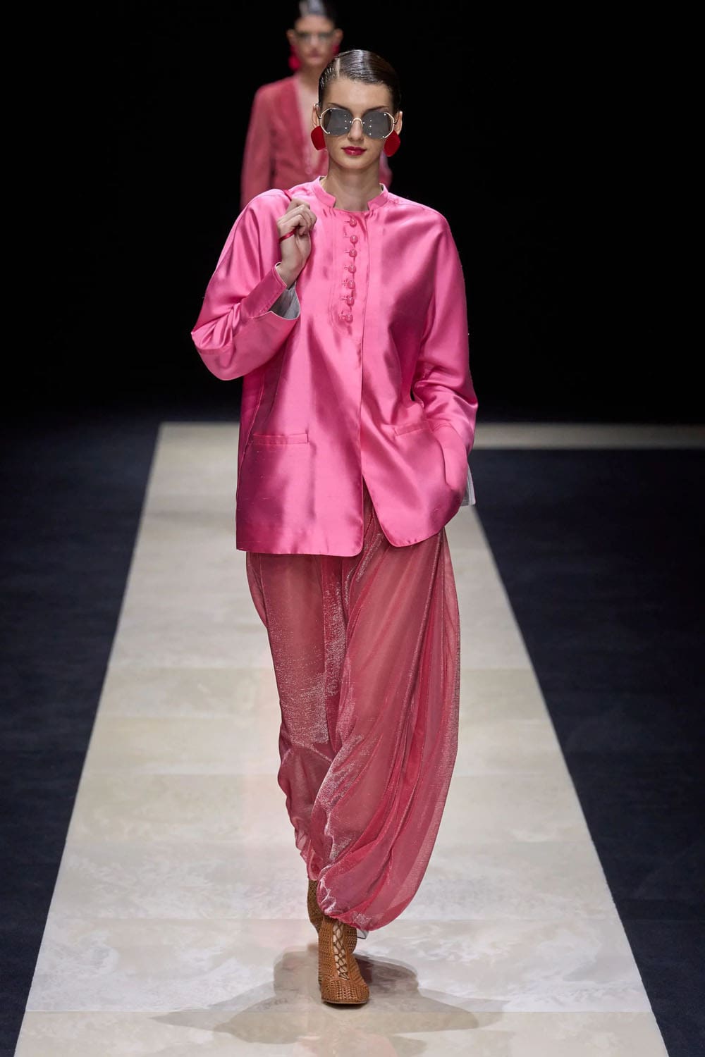エンポリオアルマーニ2025年春夏ミラノ Runway 雑誌(78)