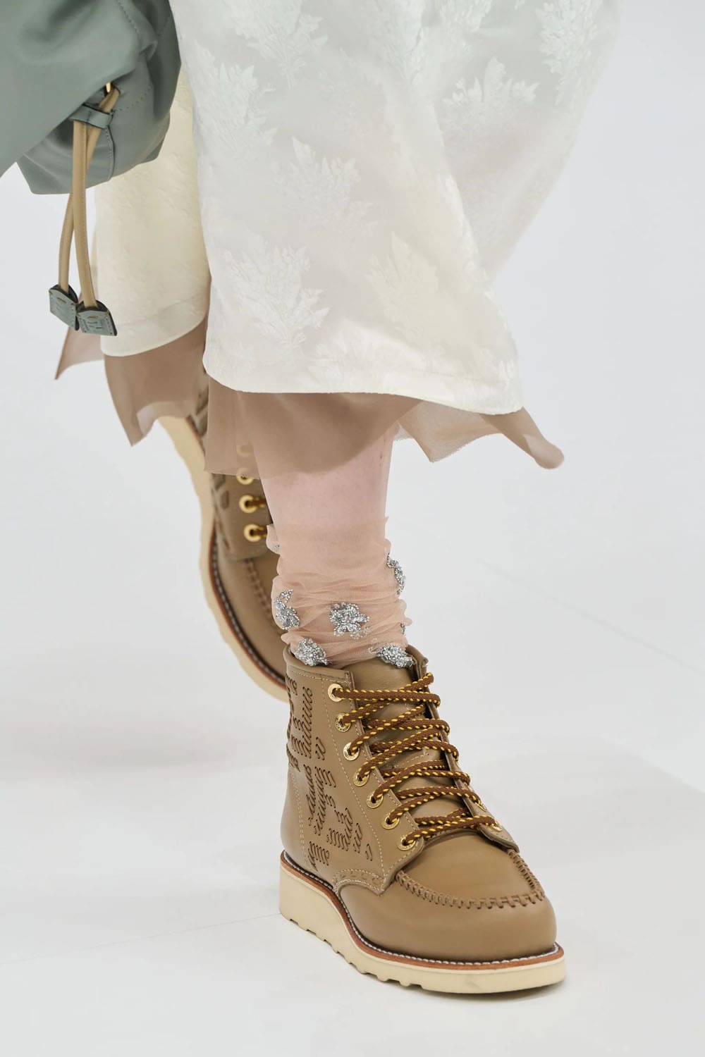 Fendi 2025春夏特写 Runway 杂志(20)