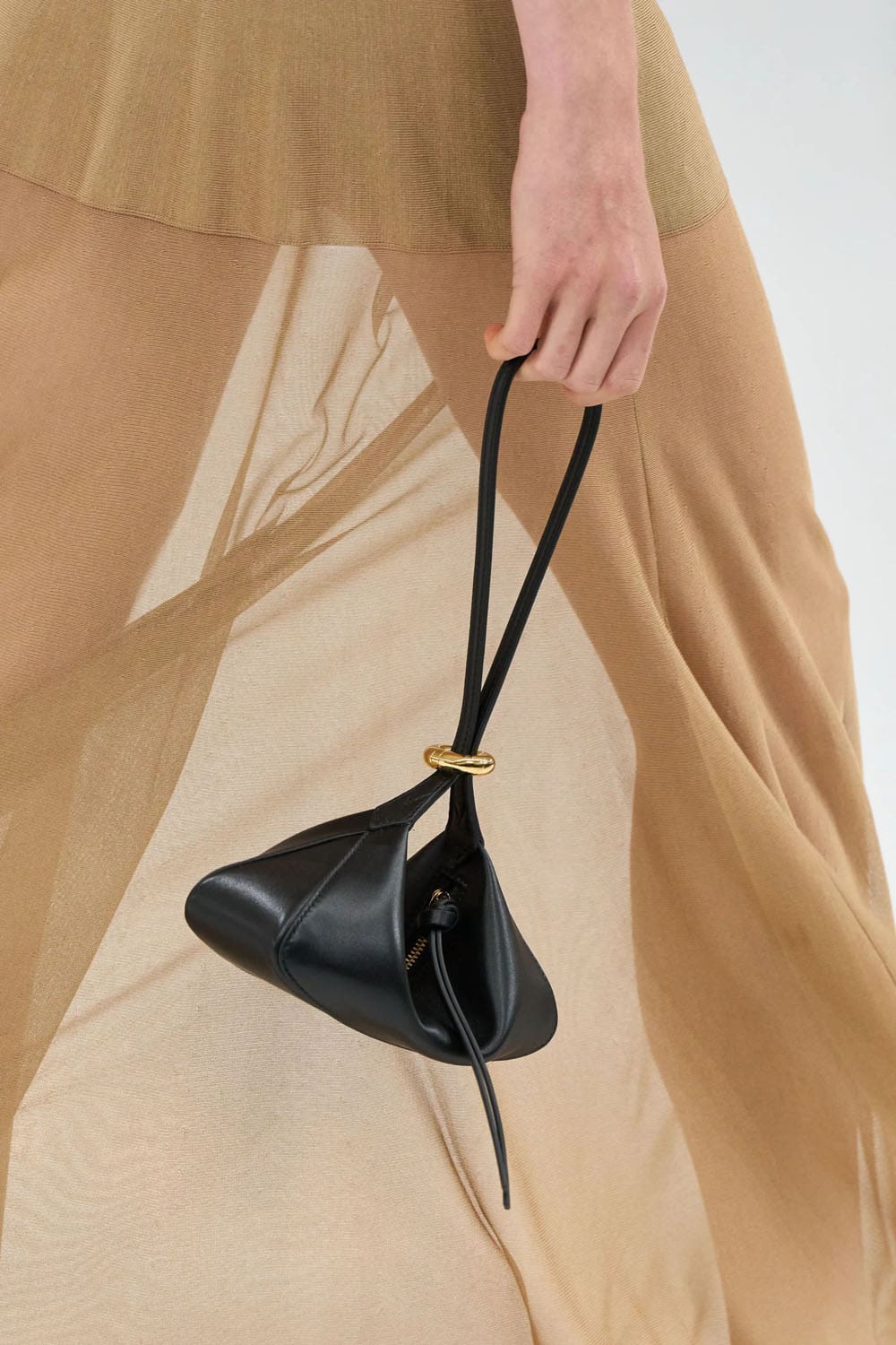 Fendi 2025春夏特写 Runway 杂志(23)