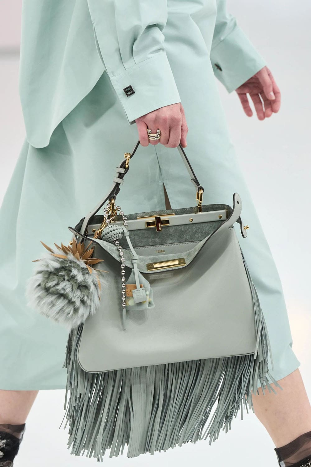 Fendi 2025春夏特写 Runway 杂志(25)