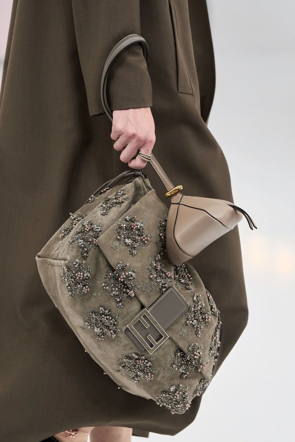 Fendi 2025春夏特写 Runway 杂志(34)