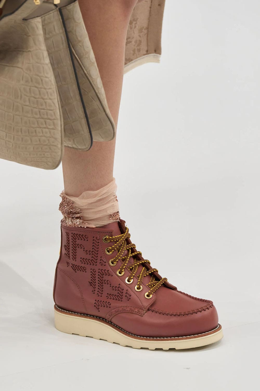 Fendi 2025春夏特写 Runway 杂志(45)