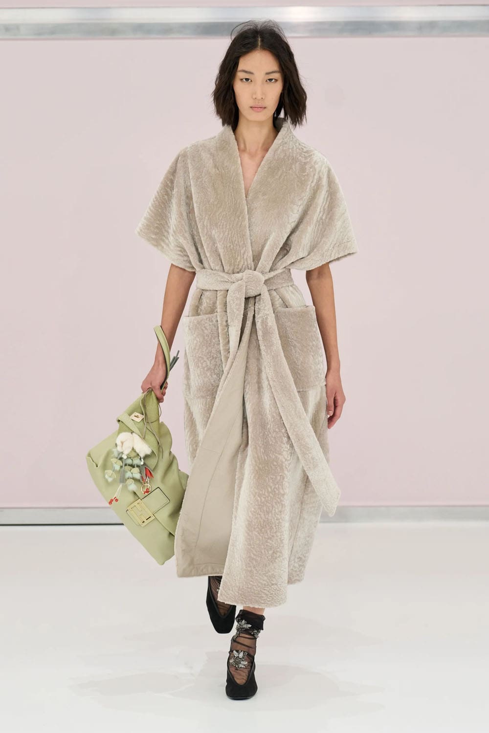 芬迪(Fendi)2025春夏米兰 Runway 杂志(17)