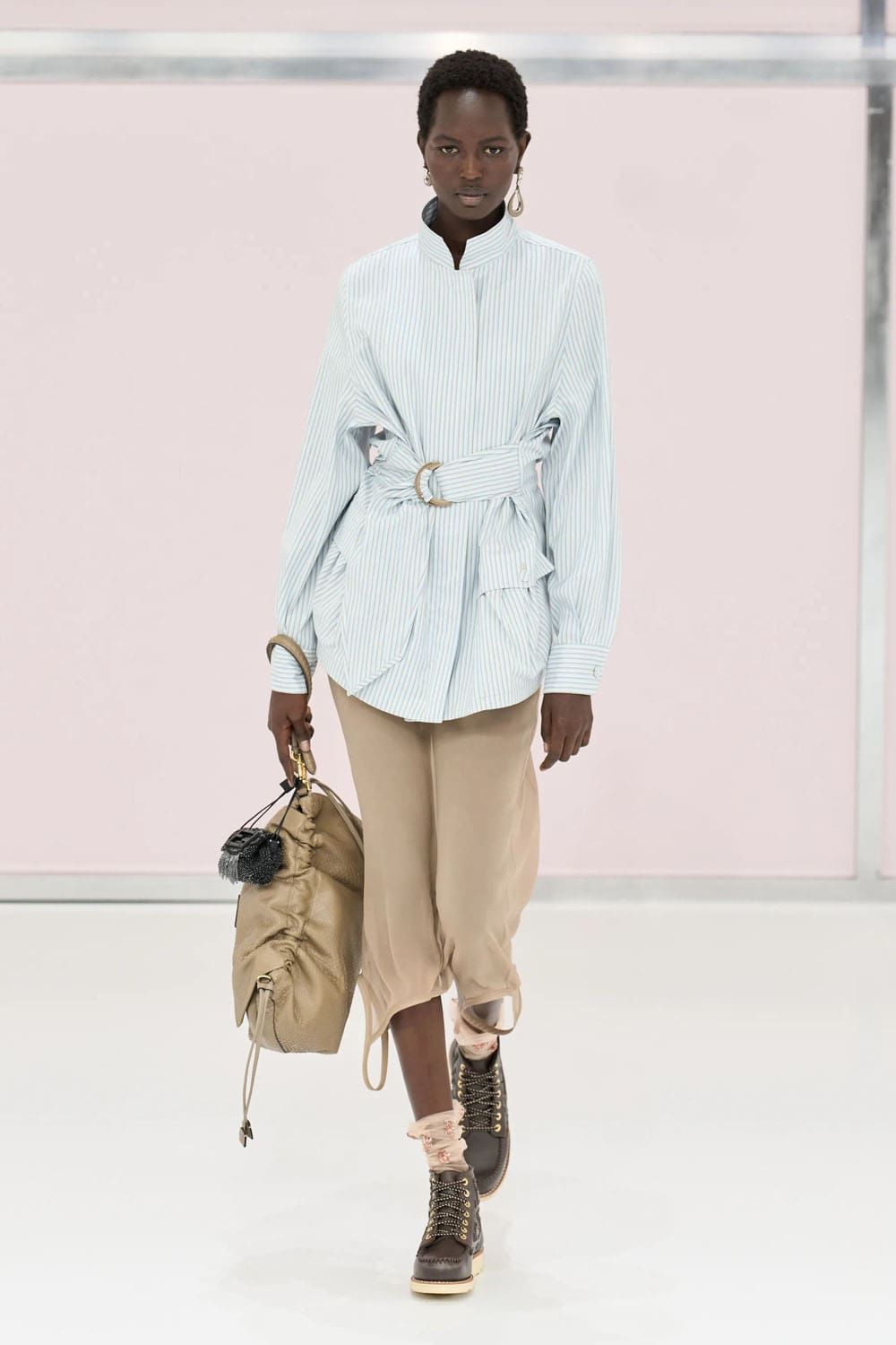 芬迪(Fendi)2025春夏米兰 Runway 杂志(23)