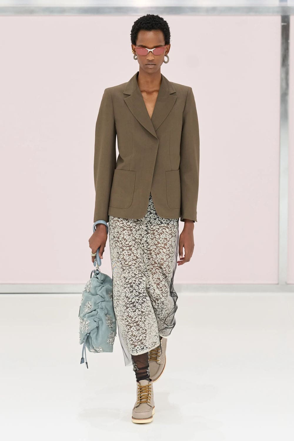 芬迪(Fendi)2025春夏米兰 Runway 杂志(27)