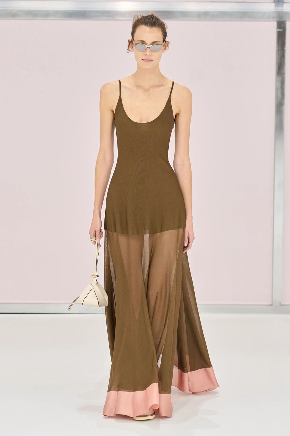 芬迪(Fendi)2025春夏米兰 Runway 杂志(30)