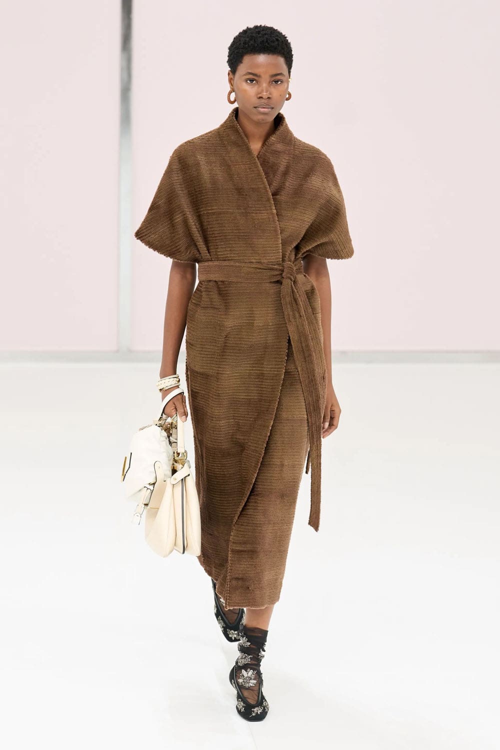 芬迪(Fendi)2025春夏米兰 Runway 杂志(31)