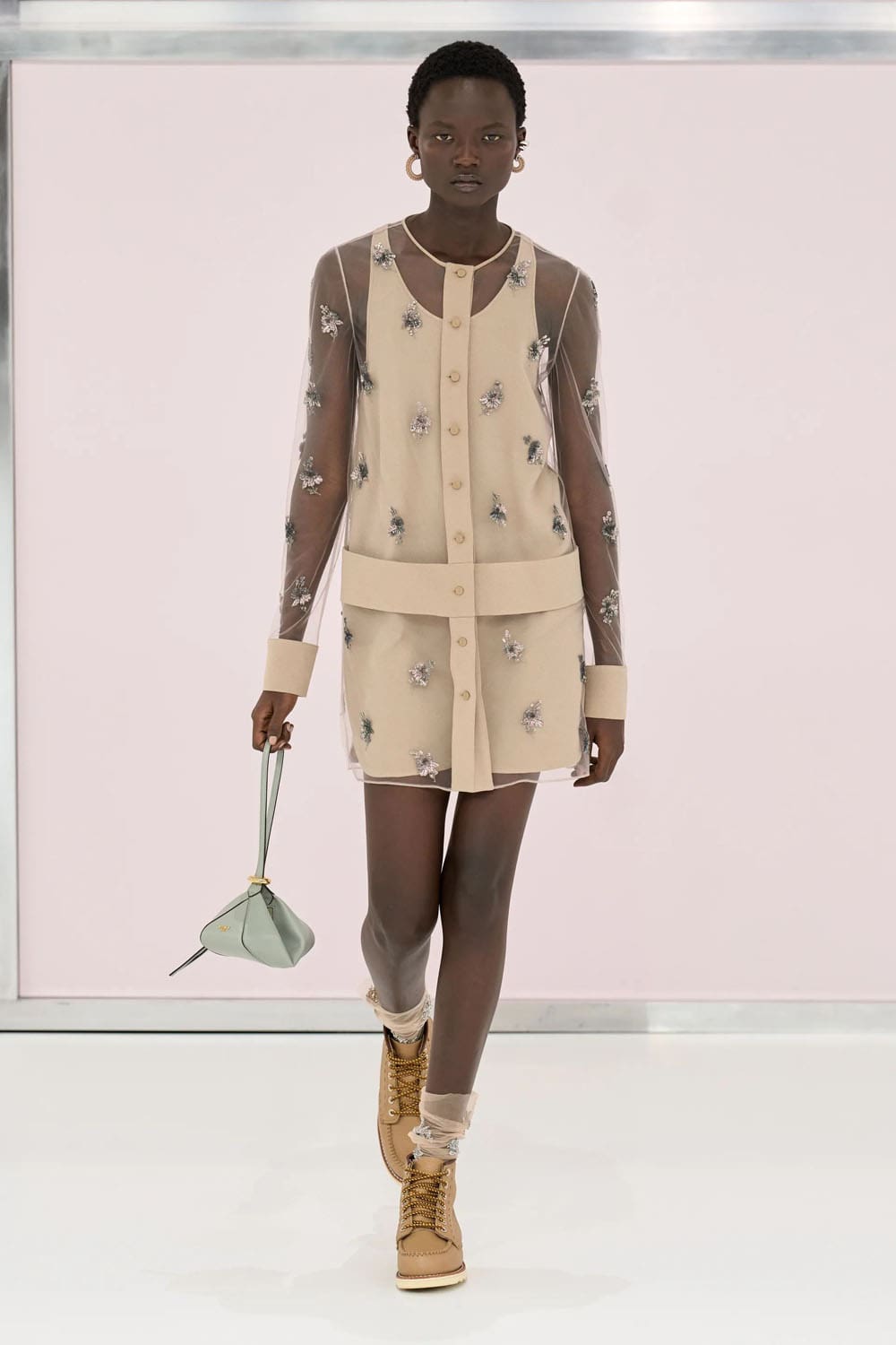 芬迪(Fendi)2025春夏米兰 Runway 杂志(42)