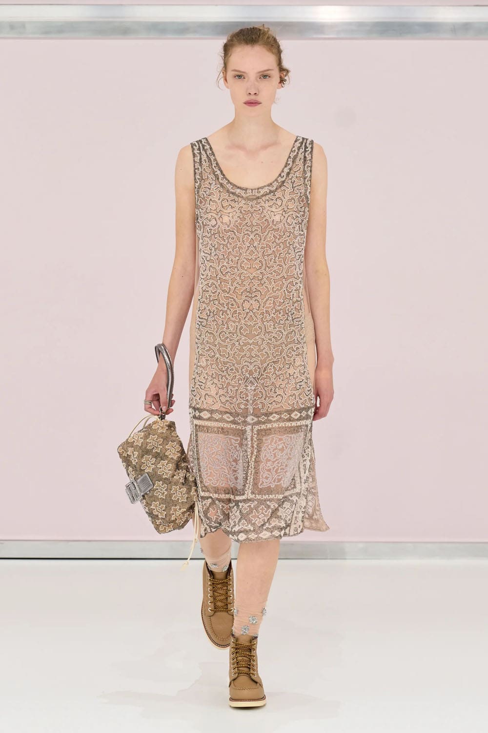 芬迪(Fendi)2025春夏米兰 Runway 杂志(43)