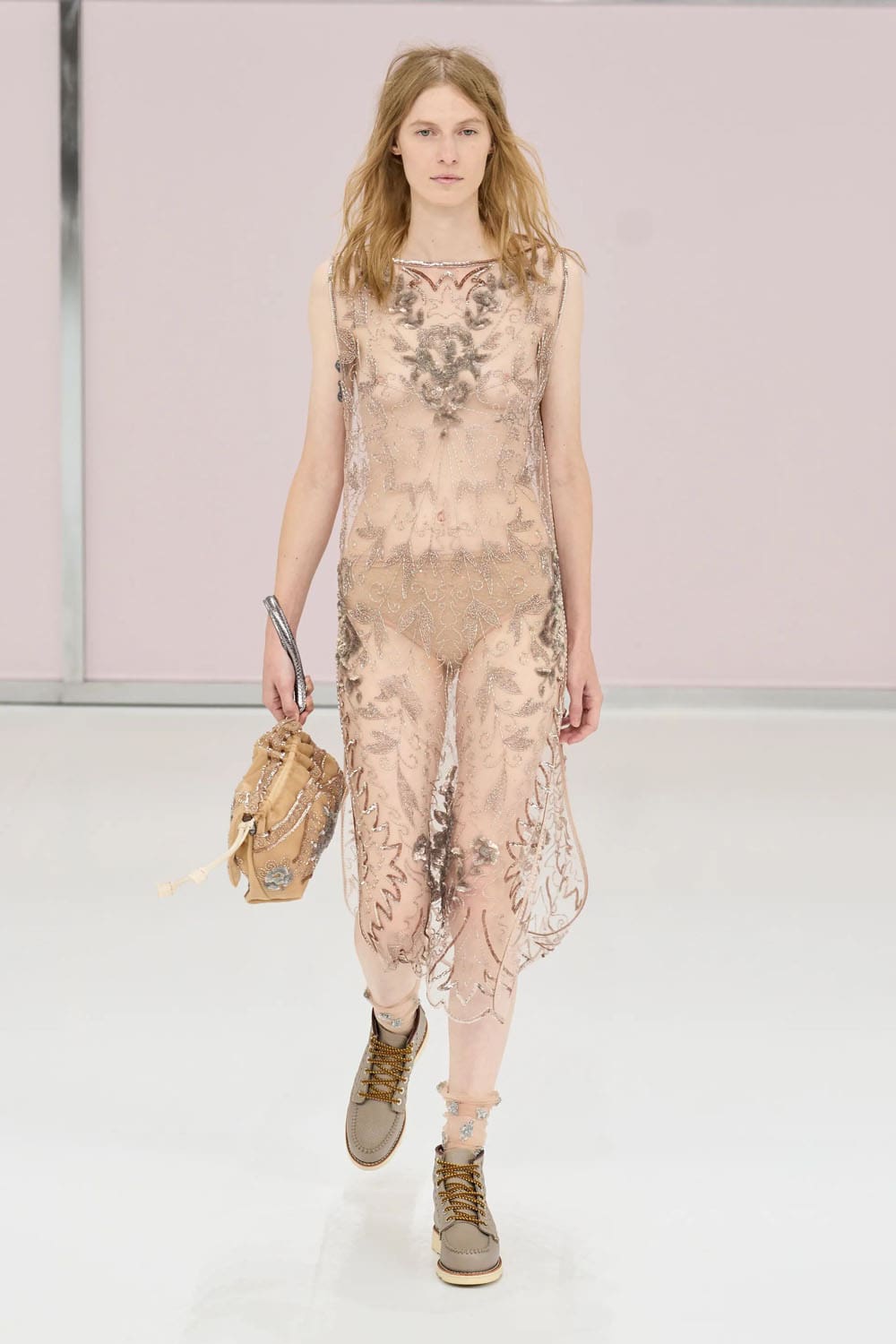 芬迪(Fendi)2025春夏米兰 Runway 杂志(44)